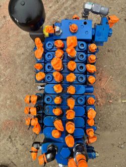 2020 VOLVO ECR18E MINI EXCAVATOR VALVE BLOCK
