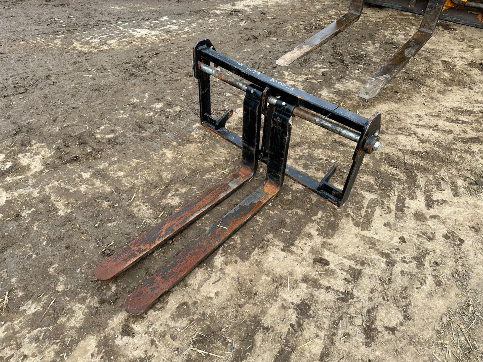 PALLET FORKS WITH FRAME - SLIDING PALLET FORKS - Image 5 of 8