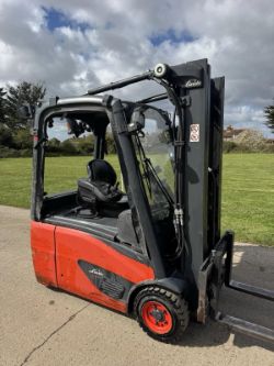 2020 LINDE 1.6 TONNE ELECTRIC FORKLIFT TRUCK CONTAINER SPEC *12% BP*