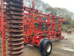 2011 KVERNELAND CTC 4 METER TRAILED STUBBLE CULTIVATOR