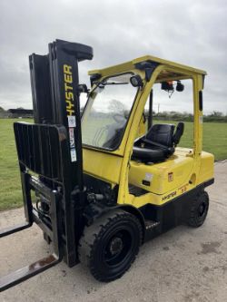 HYSTER 3 TONNE DIESEL FORKLIFT TRUCK - TRIPLE CONTAINER SPEC MAST *12% BP*