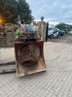 BAV RS6 HYDRAULIC SCREENING BUCKET