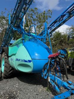 2010 BERTHOUD 35 37 TENOR TRAILER SPRAYER - GOOD CONDITION