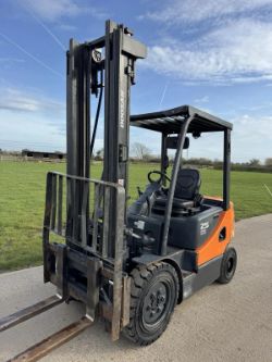 2017 DOOSAN 2.5 TONNE DIESEL FORKLIFT TRUCK *12% BP*