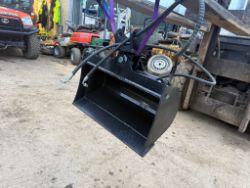 NEW/UNUSED 24” EXCAVATOR HYDRAULIC TILT BUCKET