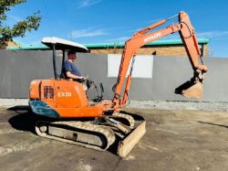 HITACHI EX30 EXCAVATOR *RUBBER TRACKS* C/W BUCKET*