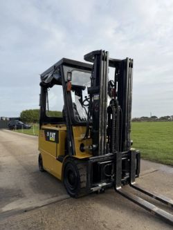 2014 CATERPILLAR ELECTRIC FORKLIFT - 1600 HOURS *12% BP*