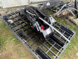 NEW/UNUSED CATERPILLAR DUAL LOCK HYDRAULIC QUICK HITCH