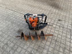STIHL BT121 HANDHELD PETROL POSTHOLE BORER WITH AUGER