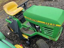 JOHN DEERE STX38 RIDE ON MOWER - STARTS, RUNS AND DRIVES