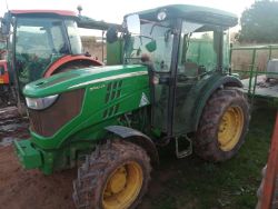 2017 JOHN DEERE 5090GF TRACTOR - 4500 HOURS