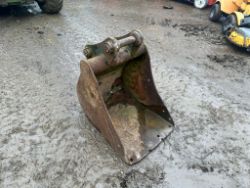 45MM DIGGING BUCKET - REMOVABLE PINS