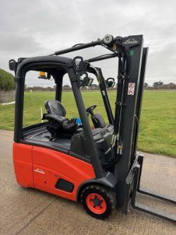 LINDE 1.6 TONNE ELECTRIC FORKLIFT TRUCK CONTAINER SPEC *ONLY 1400 HOURS* *12% BP*