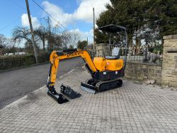 NEW/UNUSED ATTACK AT10 MINI EXCAVATOR WITH X3 BUCKETS