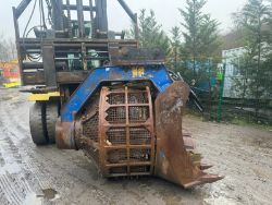 TREVI-BENNE 54” HYDRAULIC SCREENING BUCKET WITH TEETH