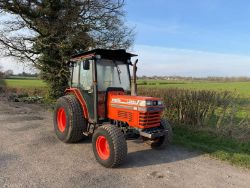KUBOTA L3250 40HP 4WD COMPACT TRACTOR