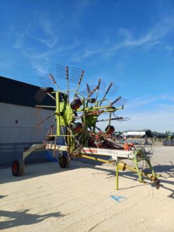 CLAAS LINER 880 TWIN MOTOR RAKE.