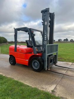 HELI 4.5 TONNE DIESEL FORKLIFT TRUCK *12% BP*