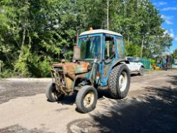 FORD 3600 TRACTOR - RUNS AND DRIVES - MANUAL GEARBOX