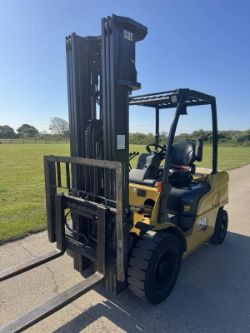 2021 CATERPILLAR 3 TONNE DIESEL FORKLIFT TRUCK - 1250 HOURS *12% BP*