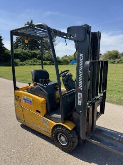 JUNGHEINRICH 1.4 TONNE ELECTRIC FORKLIFT TRUCK - CONTAINER SPEC *12%BP*