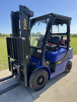 YALE 2.5 TONNE GAS FORKLIFT TRUCK - 2000 HOURS - 12% BP*
