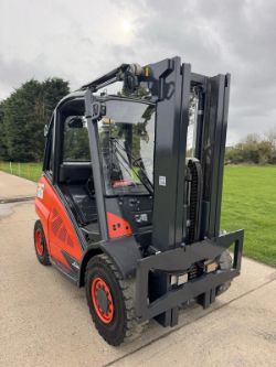 LINDE H45D 4.5 TONNE DIESEL FORKLIFT TRUCK *12% BUYERS PREMIUM*