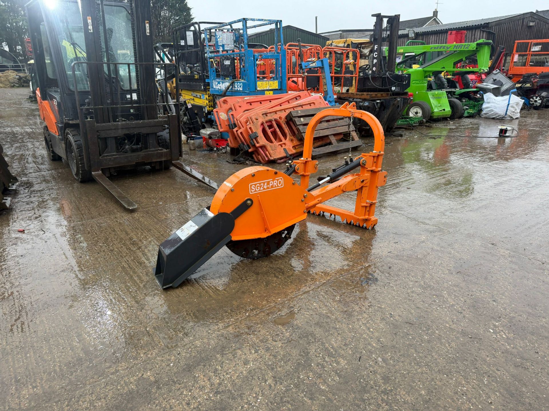 UNUSED HARDLIFE SG24-PRO PTO DRIVEN STUMP GRINDER - Image 2 of 9