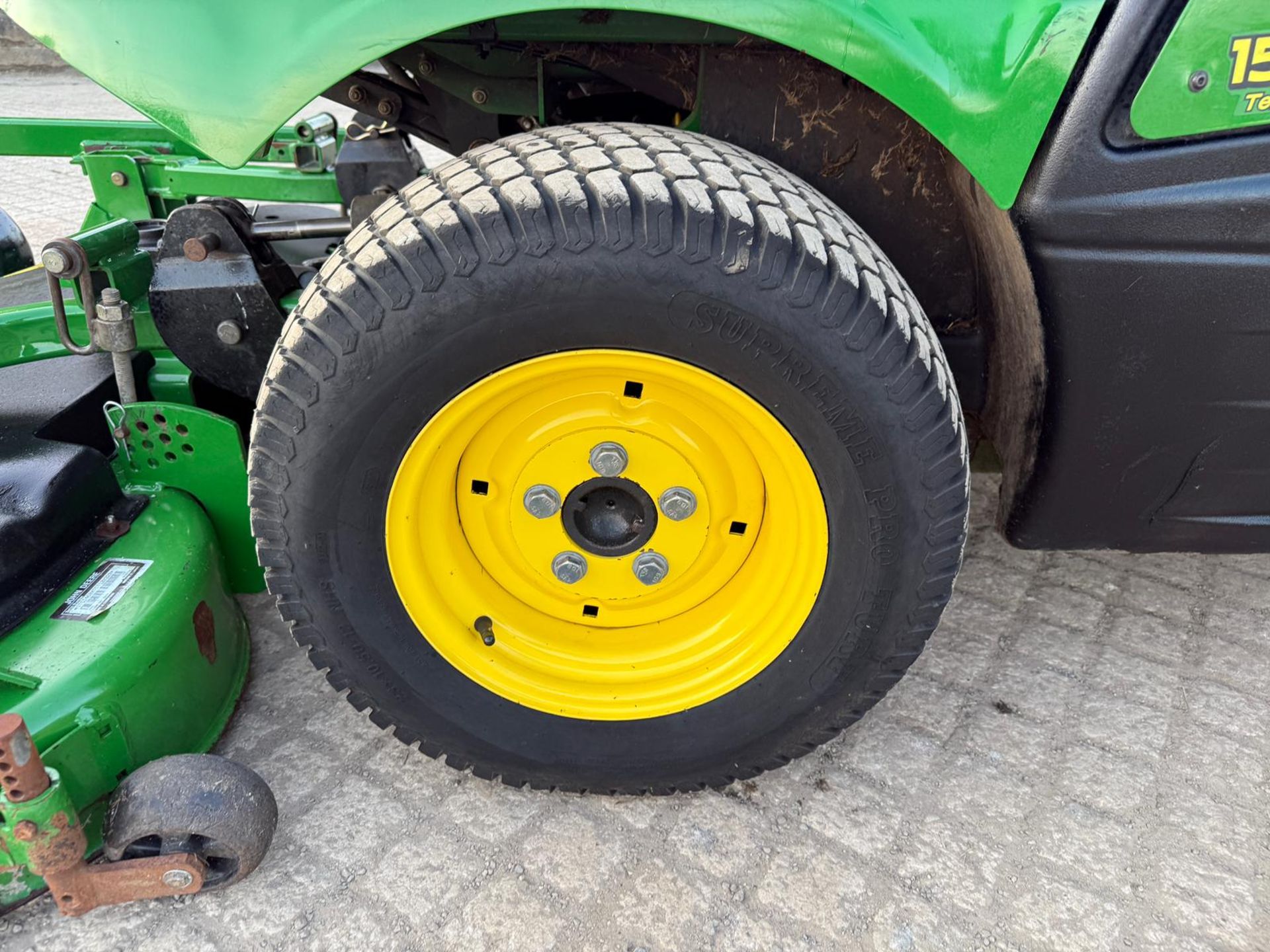 2018 JOHN DEERE 1550 TERRAINCUT 4WD OUTFRONT RIDE ON MOWER WITH JOHN DEERE 60” ROTARY DECK - Image 10 of 11