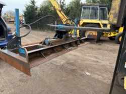 TITUS 2.4 METRE HYDRAULIC TWIN RAM TILTING GRADING LEVELLING BEAM