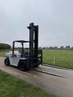 NISSAN 7 TONNE DIESEL FORKLIFT TRUCK *12% BUYERS PREMIUM*