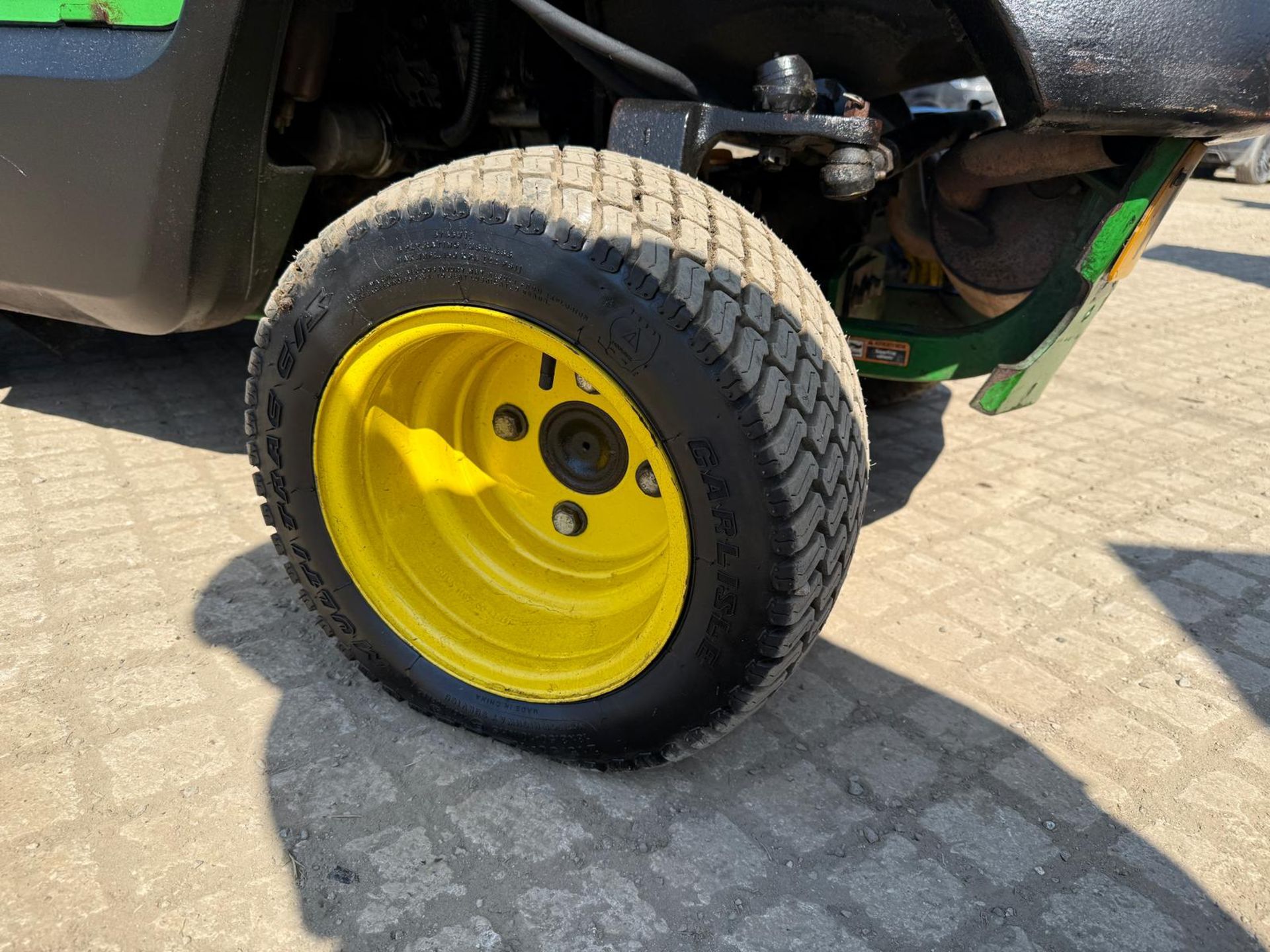 2011/61 JOHN DEERE 1445 4WD OUTFRONT RIDE ON MOWER WITH 7 IRON COMMERICAL II 72” ROTARY DECK - Image 7 of 10