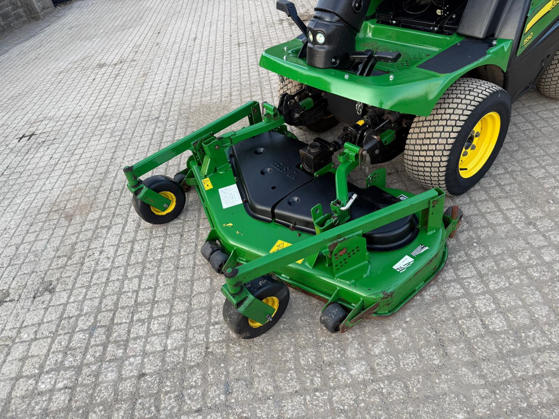 2018 JOHN DEERE 1550 TERRAINCUT 4WD OUTFRONT RIDE ON MOWER WITH JOHN DEERE 60” ROTARY DECK - Image 5 of 11