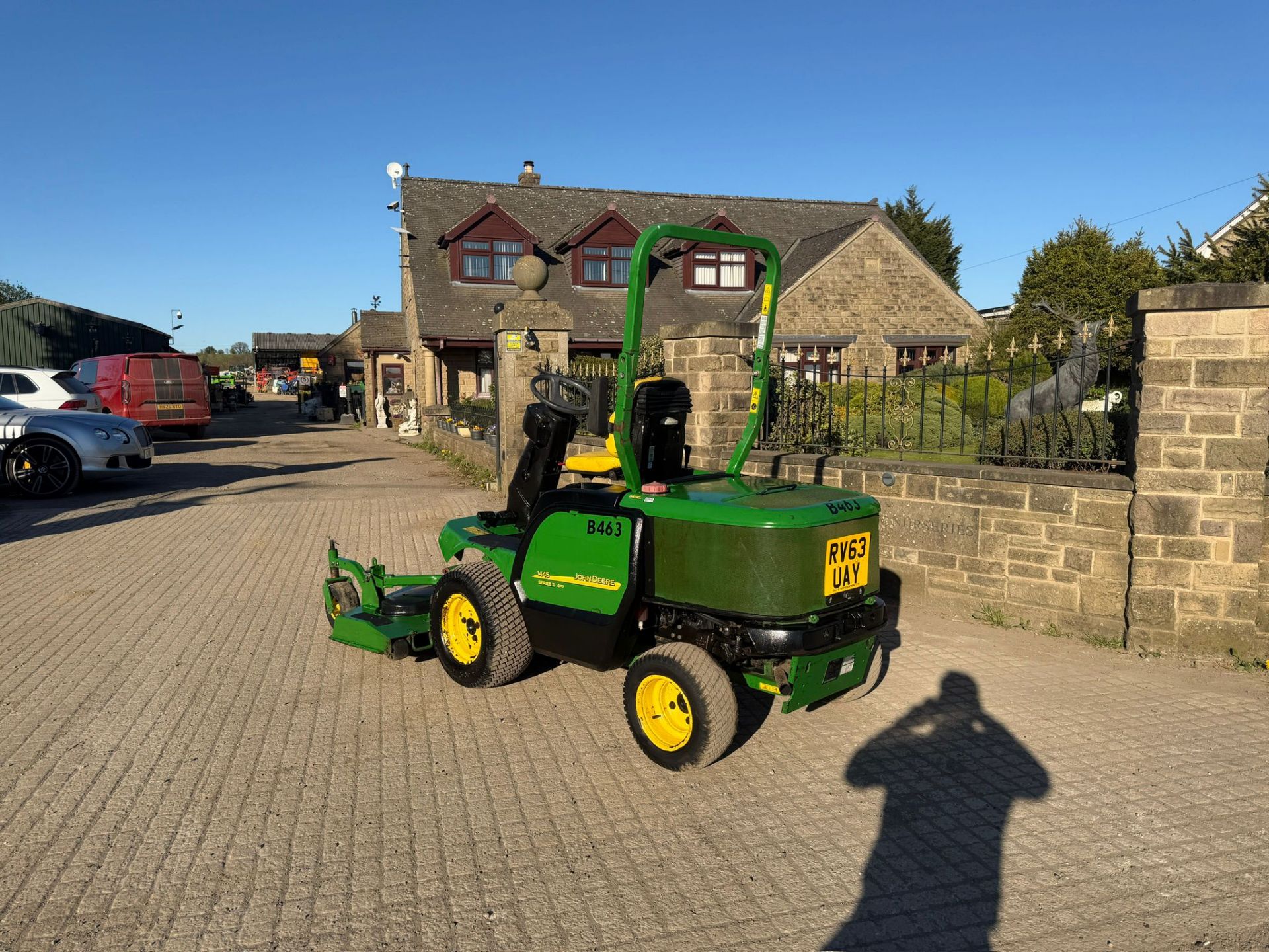 2013/63 JOHN DEERE 1445 4WD OUTFRONT RIDE ON MOWER WITH JOHN DEERE 62” ROTARY DECK - Image 2 of 13