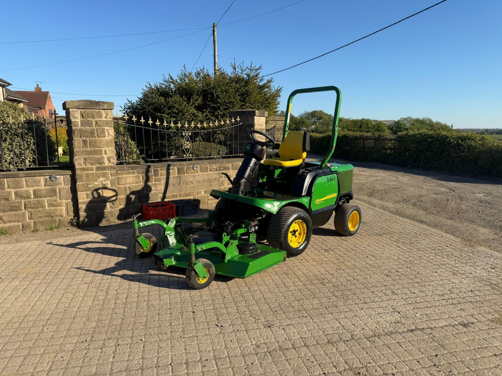 2013/63 JOHN DEERE 1445 4WD OUTFRONT RIDE ON MOWER WITH JOHN DEERE 62” ROTARY DECK