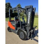 2017 DOOSAN 2.5 TONNE DIESEL FORKLIFT - CONTAINER SPEC *12% BP*