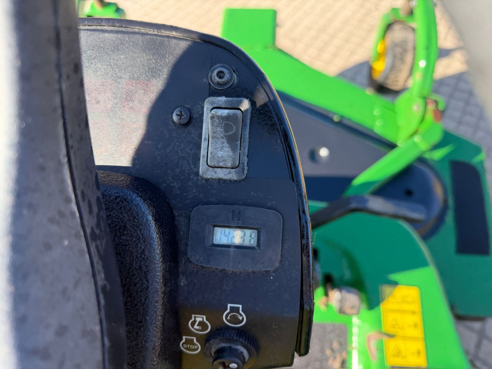 2013/63 JOHN DEERE 1445 4WD OUTFRONT RIDE ON MOWER WITH JOHN DEERE 62” ROTARY DECK - Image 12 of 13