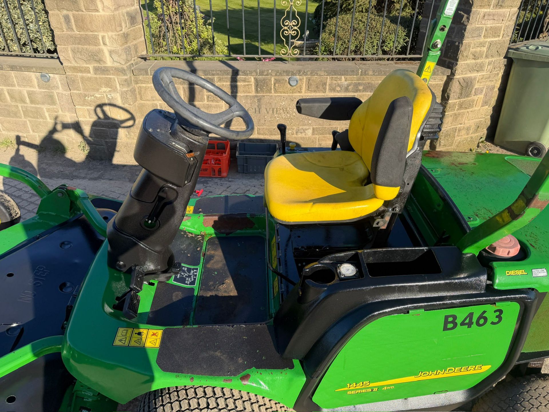 2013/63 JOHN DEERE 1445 4WD OUTFRONT RIDE ON MOWER WITH JOHN DEERE 62” ROTARY DECK - Image 10 of 13
