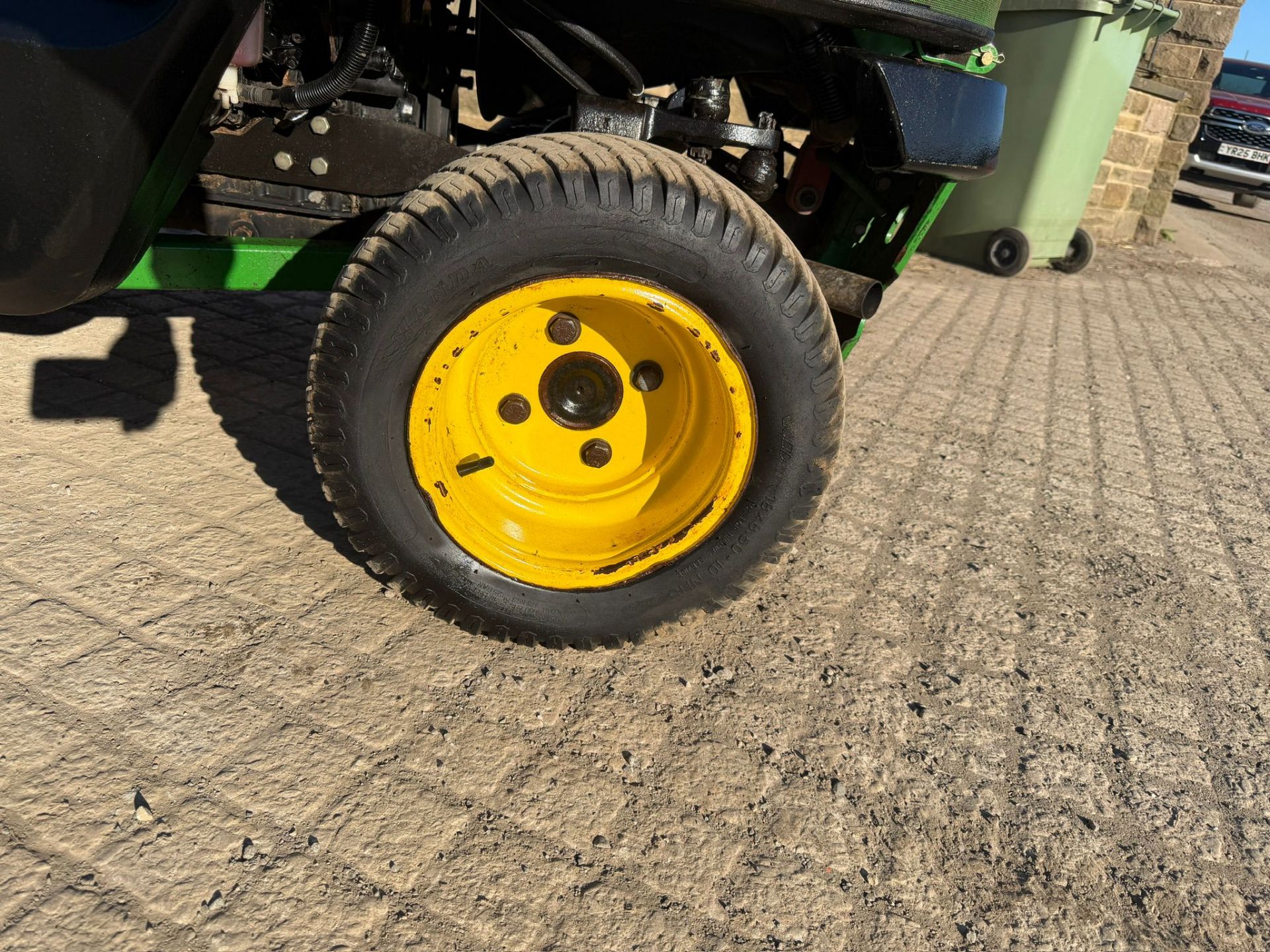 2013/63 JOHN DEERE 1445 4WD OUTFRONT RIDE ON MOWER WITH JOHN DEERE 62” ROTARY DECK - Image 8 of 13