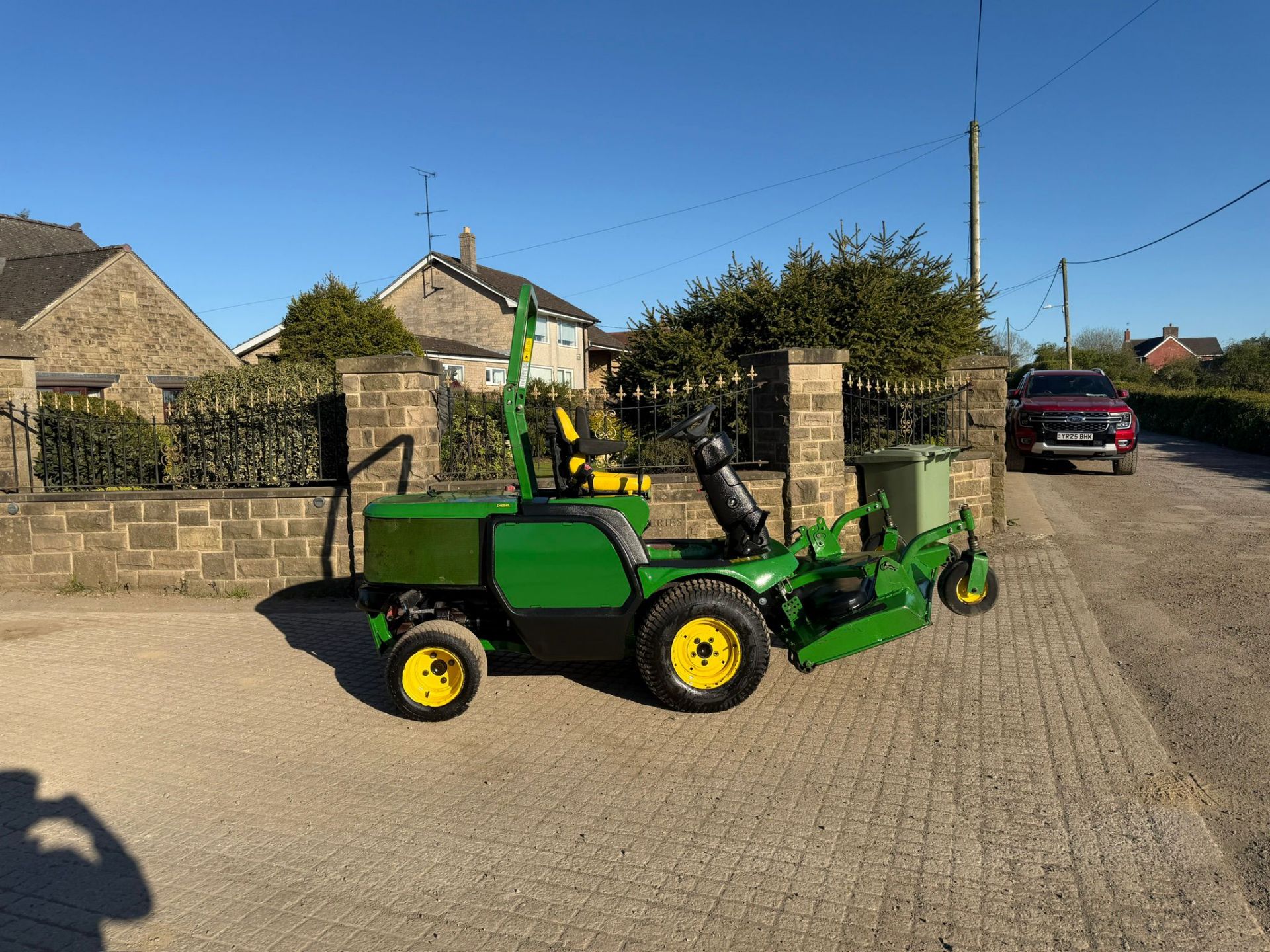 2013/63 JOHN DEERE 1445 4WD OUTFRONT RIDE ON MOWER WITH JOHN DEERE 62” ROTARY DECK - Image 6 of 13