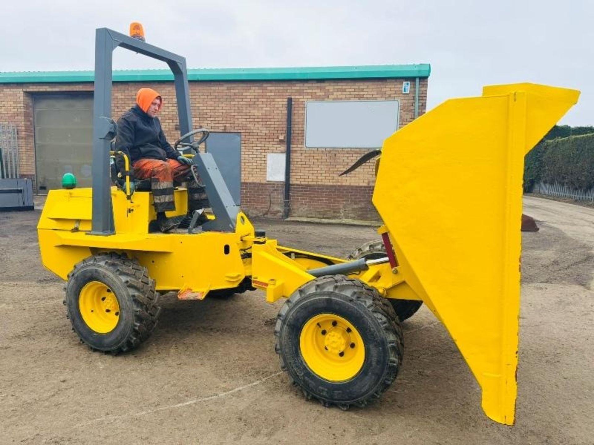 BENFORD DUMPER *C/W LISTER ENGINE* - Image 8 of 14