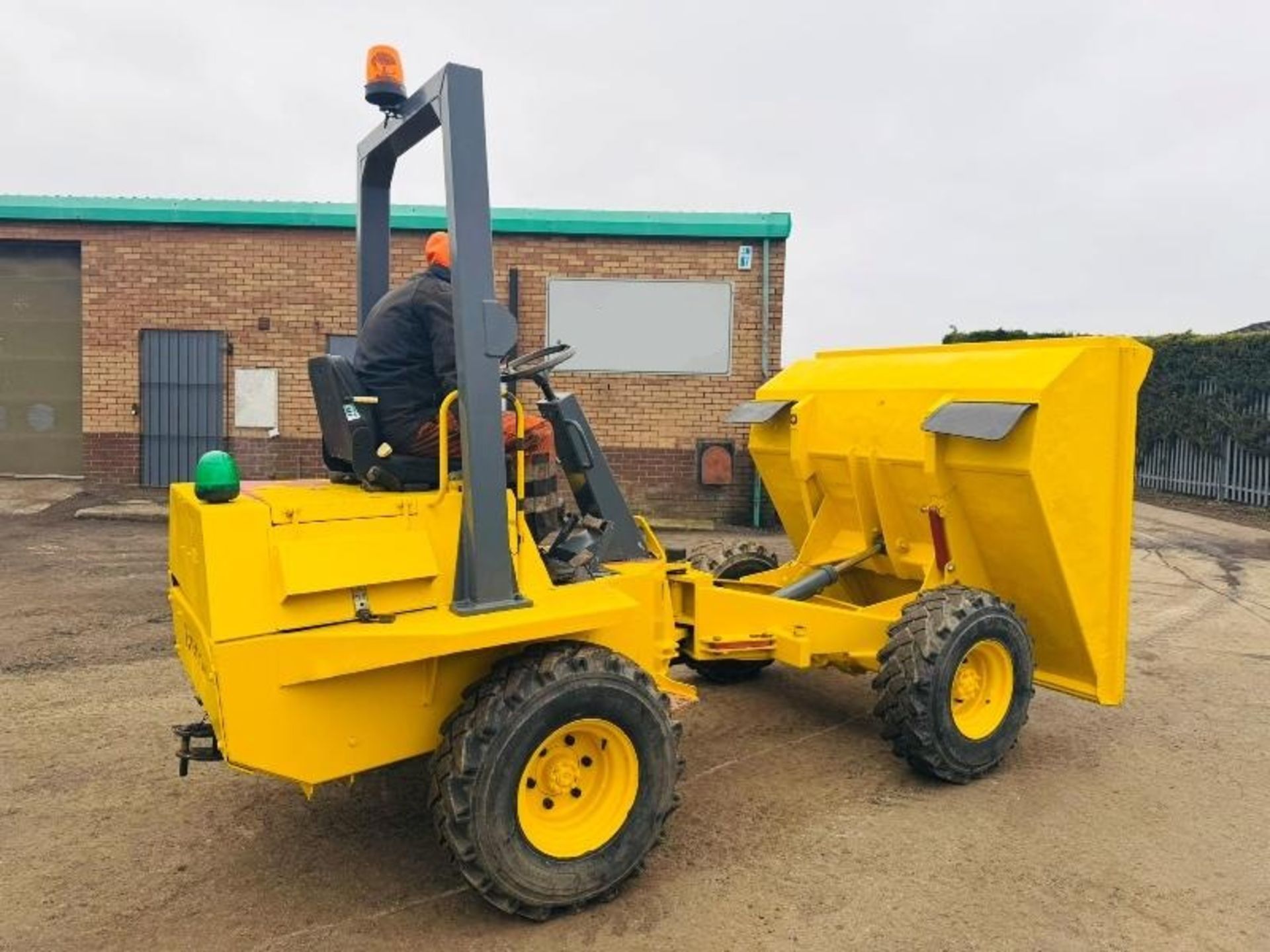 BENFORD DUMPER *C/W LISTER ENGINE* - Image 7 of 14