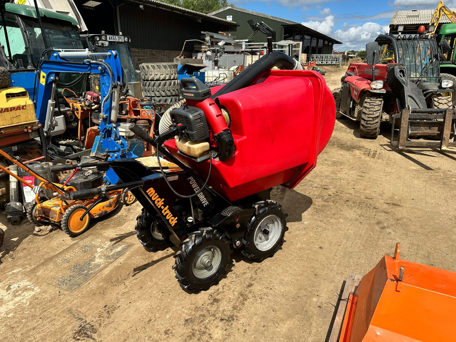 MUCK-TRUCK POWERDRIVE 4WD DUMPER BUNDLE W/ TRAFALGAR PADDOCK VACCUM SUCKER & DUMPER SKIP - Image 2 of 11