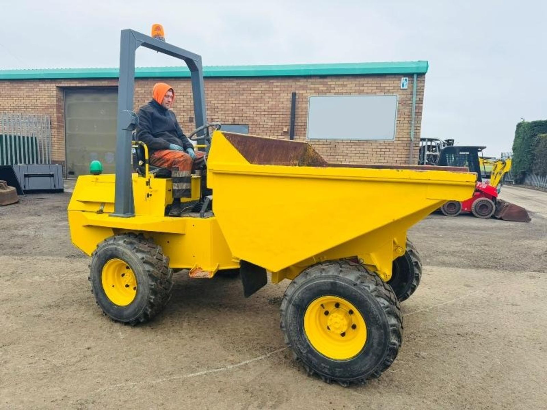 BENFORD DUMPER *C/W LISTER ENGINE* - Image 10 of 14