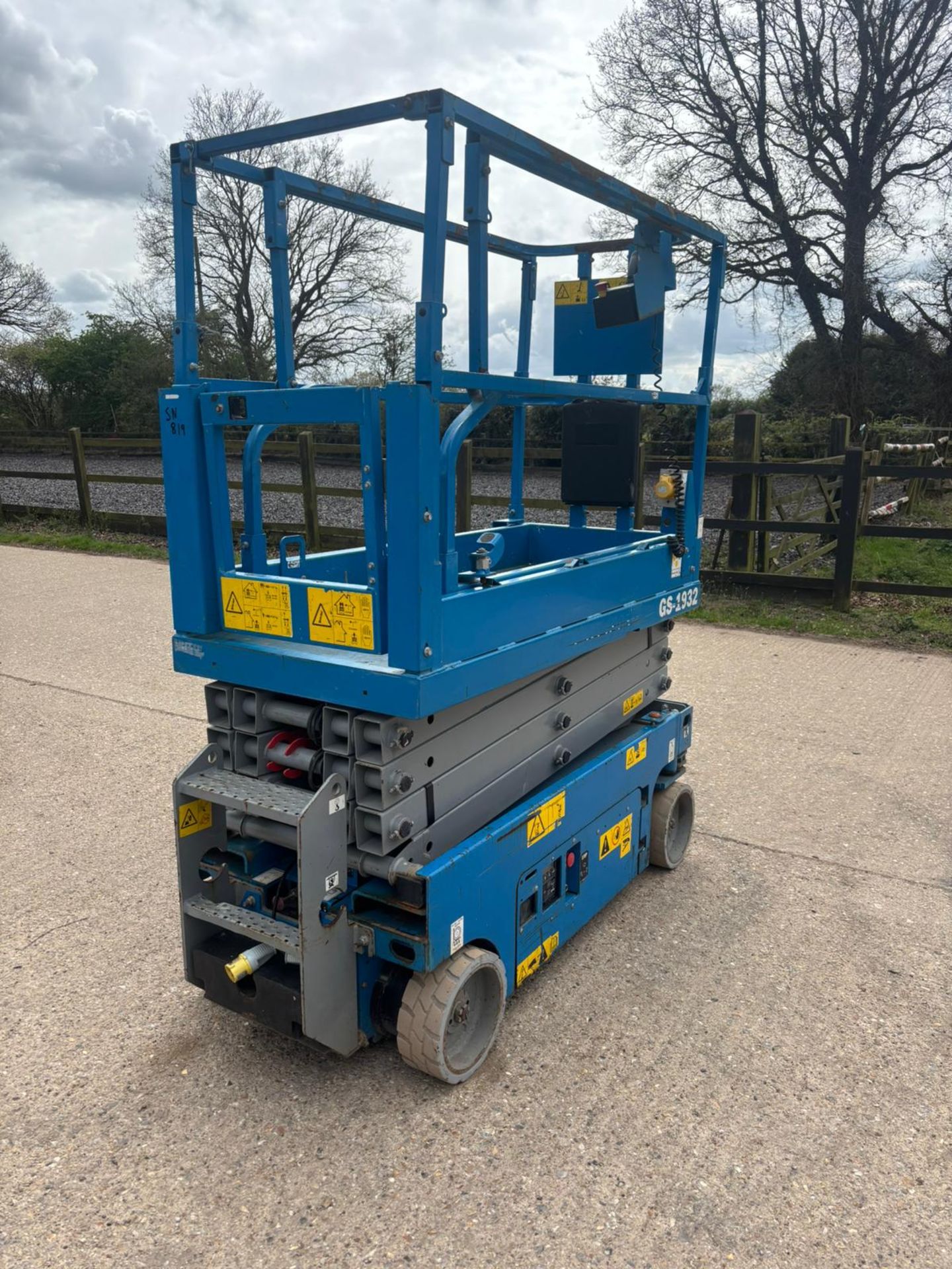 2019 GENIE GS 1932 SCISSOR LIFT - 150 HOURS - Image 5 of 14