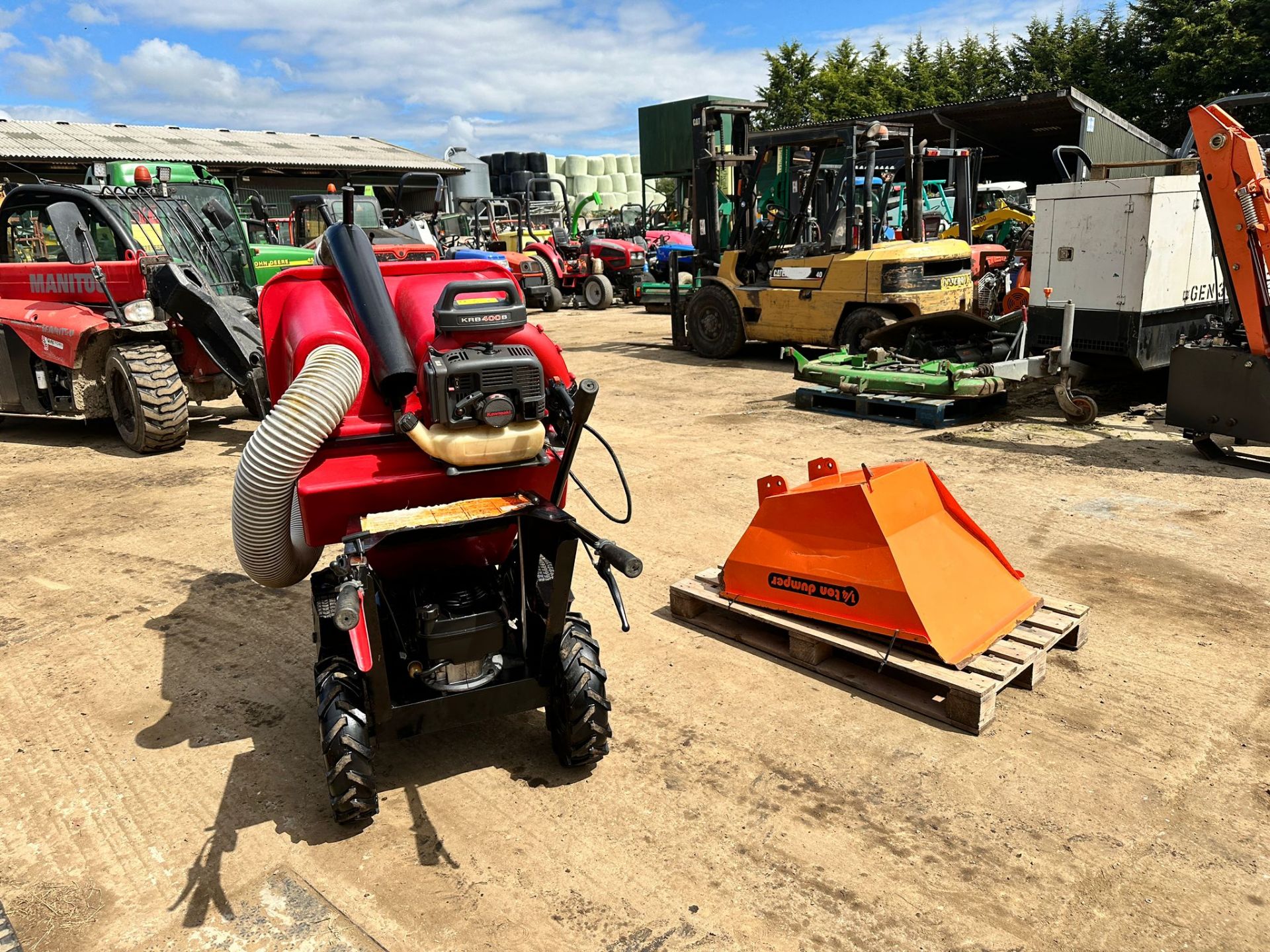 MUCK-TRUCK POWERDRIVE 4WD DUMPER BUNDLE W/ TRAFALGAR PADDOCK VACCUM SUCKER & DUMPER SKIP - Image 3 of 11