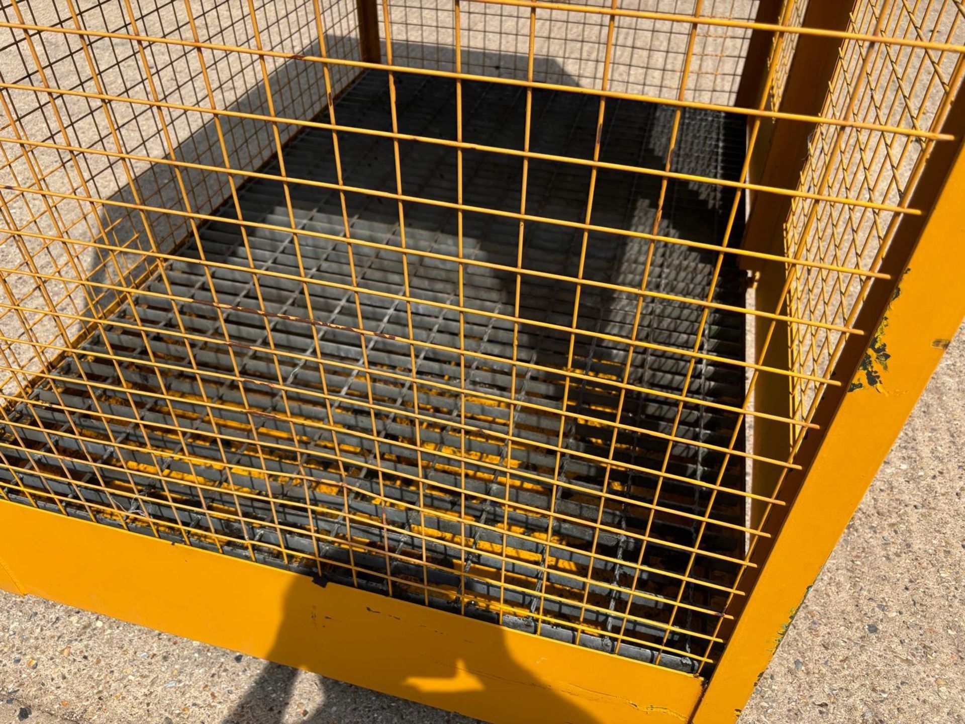BUNDED COSHH STORE *LOCKABLE* - Image 9 of 9