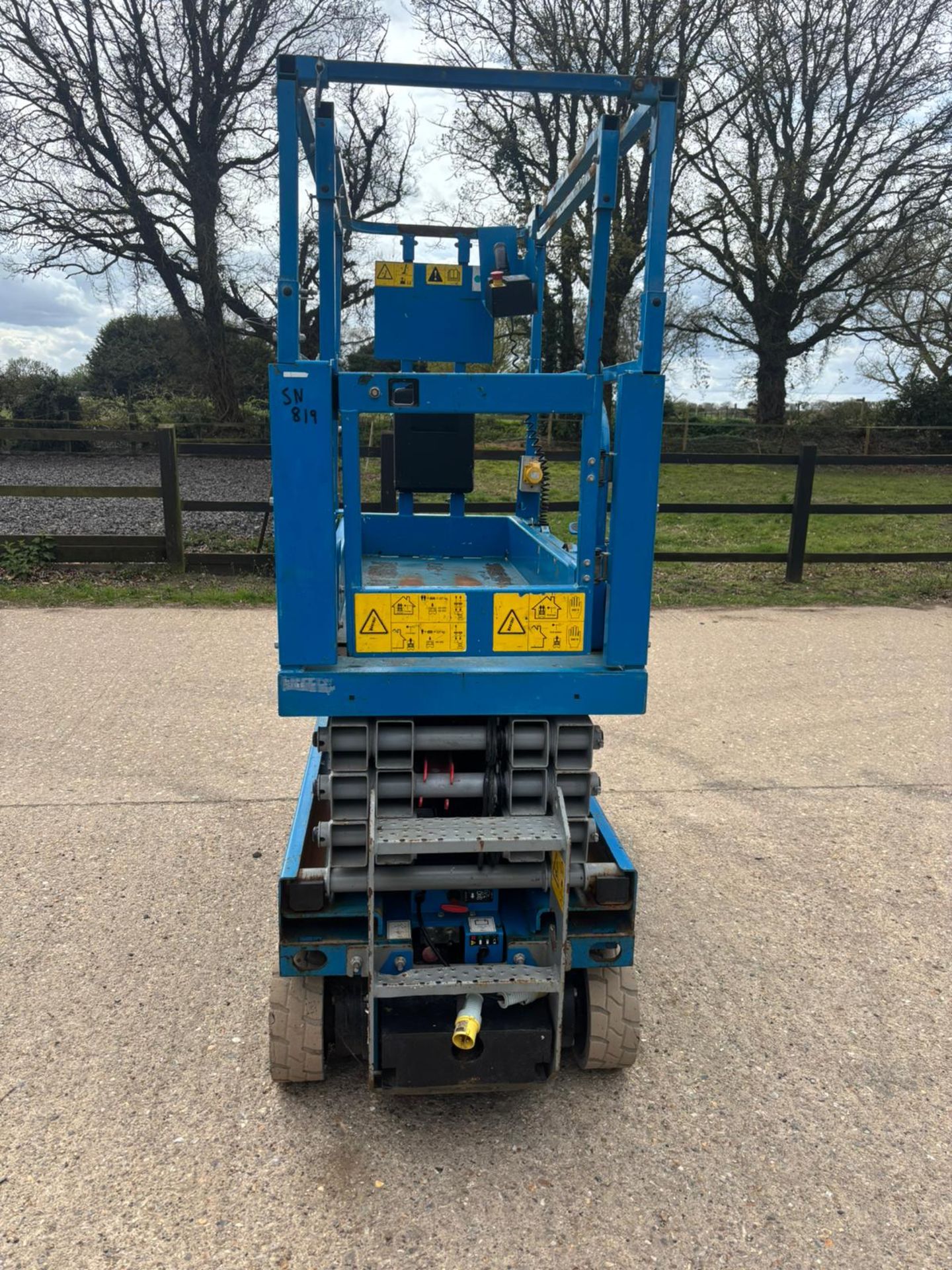 2019 GENIE GS 1932 SCISSOR LIFT - 150 HOURS - Image 8 of 14
