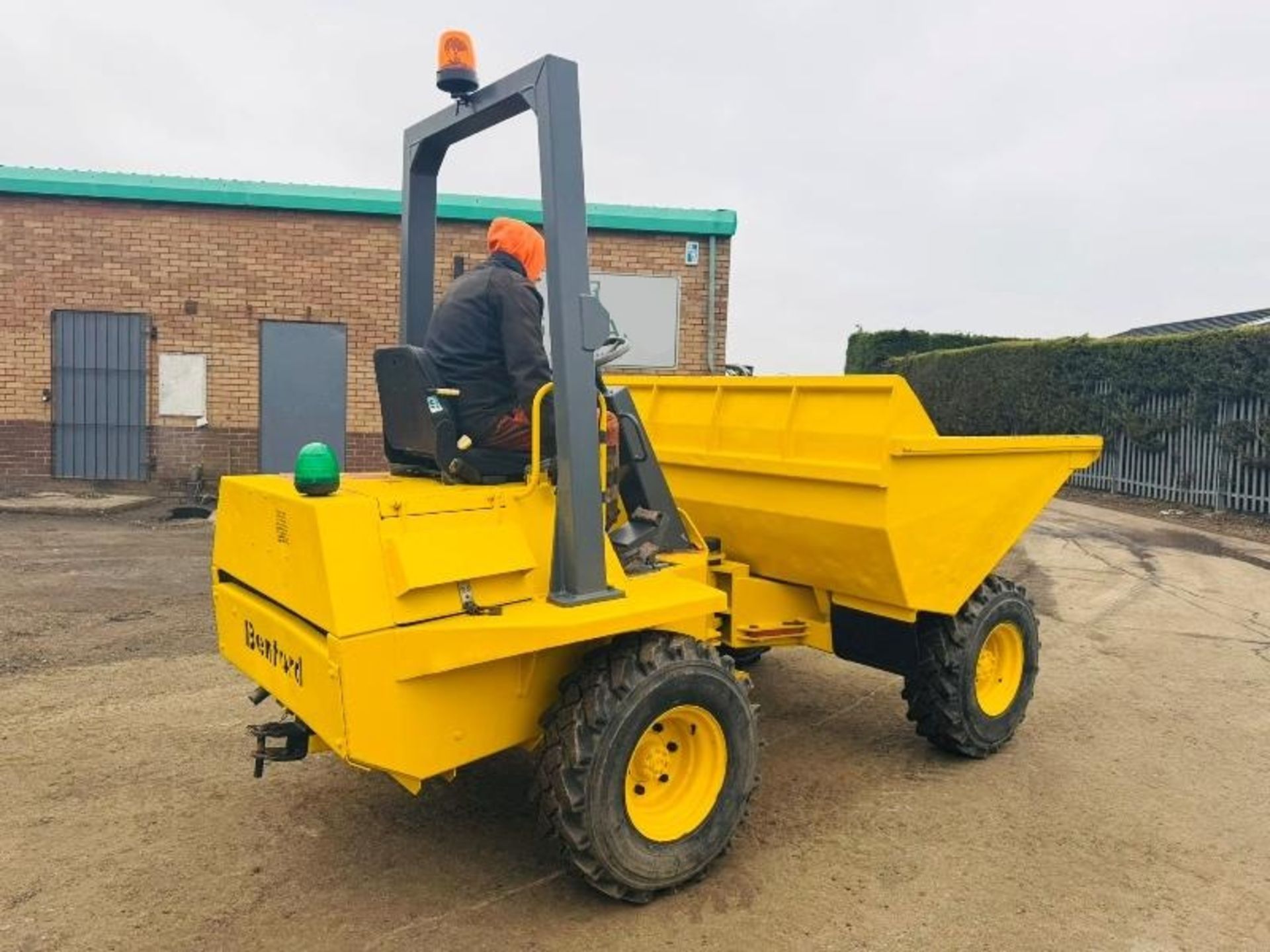 BENFORD DUMPER *C/W LISTER ENGINE* - Image 6 of 14