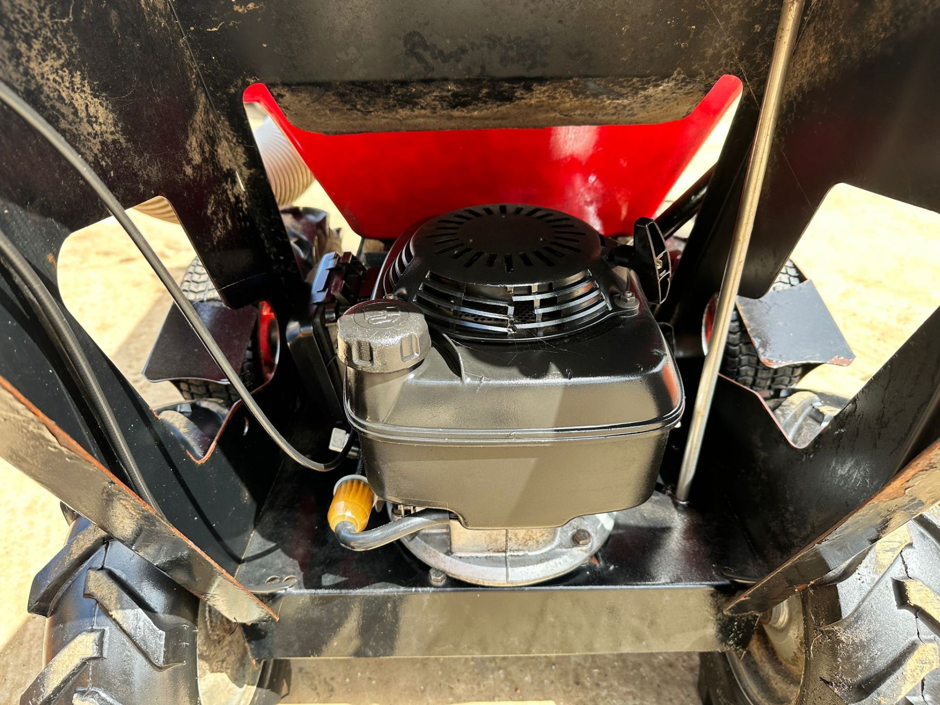 MUCK-TRUCK POWERDRIVE 4WD DUMPER BUNDLE W/ TRAFALGAR PADDOCK VACCUM SUCKER & DUMPER SKIP - Image 7 of 11